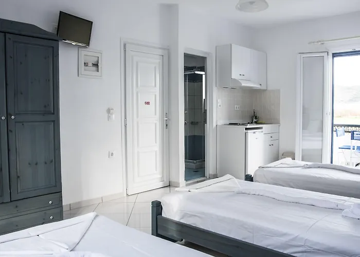 Ikaros Studios&apartments 4*