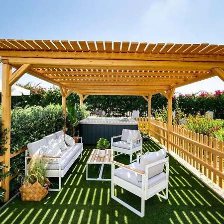 Apartmanhotel Ikaros & 3*