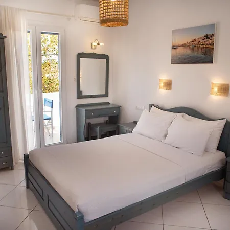 Ξενοδοχείο με διαμερίσματα Ikaros & Naxos City