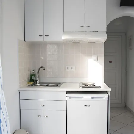 Ikaros & 4* Naxos City