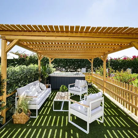 Ikaros & Aparthotel Naxos City