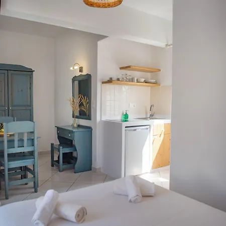 Aparthotel Ikaros & 4*