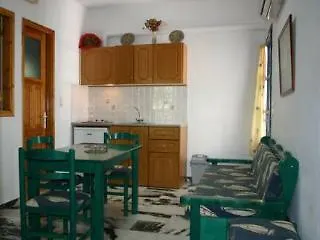 Apartmanhotel Ikaros & 3*
