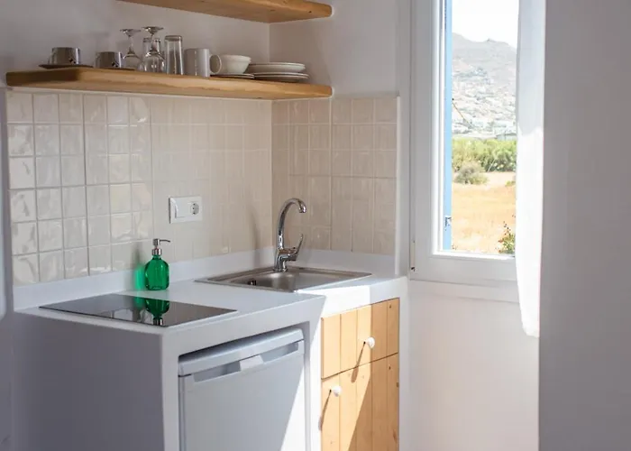 Ikaros & 4* Naxos City