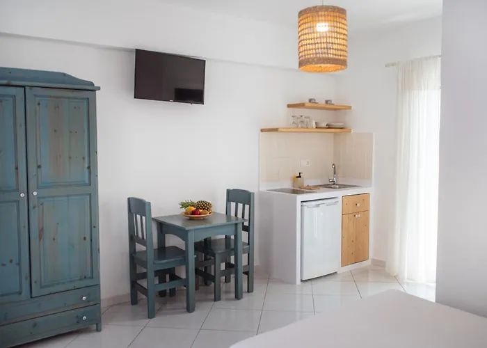 Ikaros & Hotel apartamentowy Naxos City